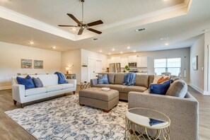 House (4 Bedrooms) | Front of property