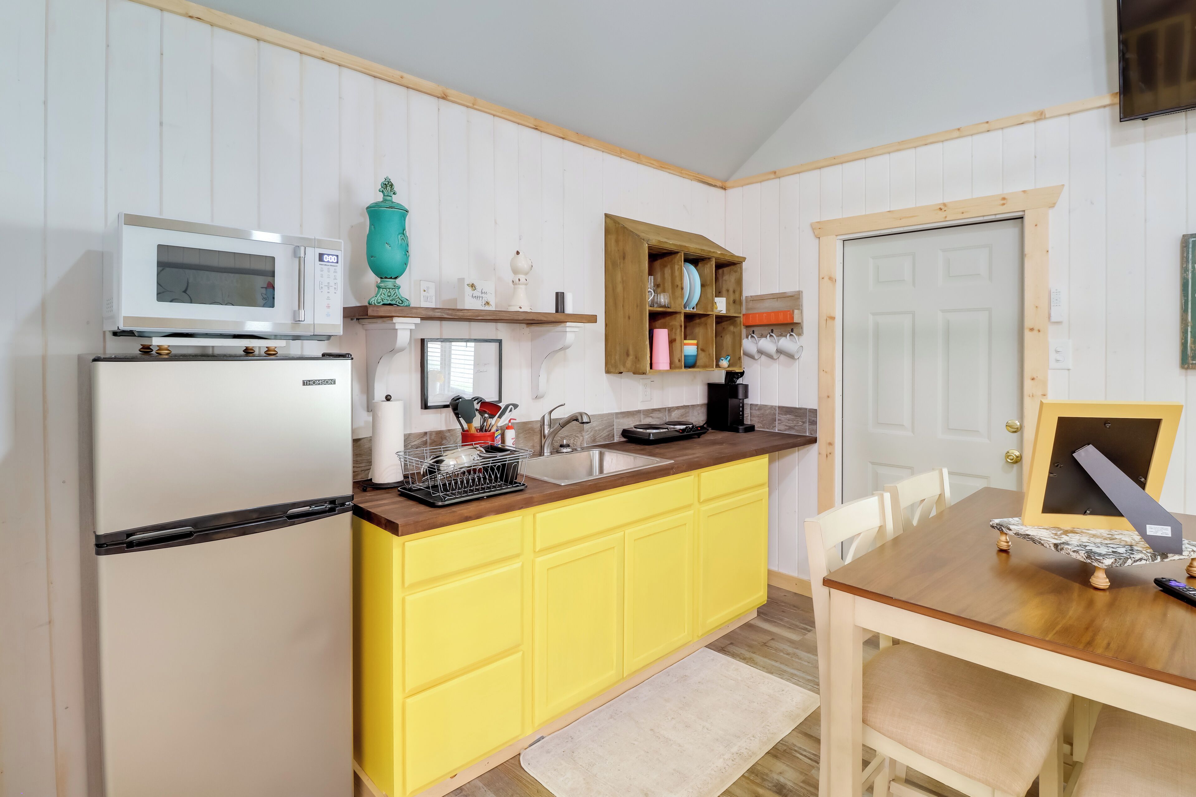 Apartment (0 Bedroom) | Interior