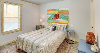 Cozy Studio Cabin ~ 1 Mi to Greers Ferry Lake!