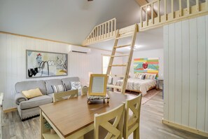 Apartment (0 Bedroom) | Interior - Cozy Studio Cabin ~ 1 Mi to Greers Ferry Lake! (Higden)