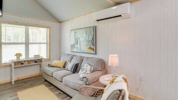 Apartment (0 Bedroom) | Interior