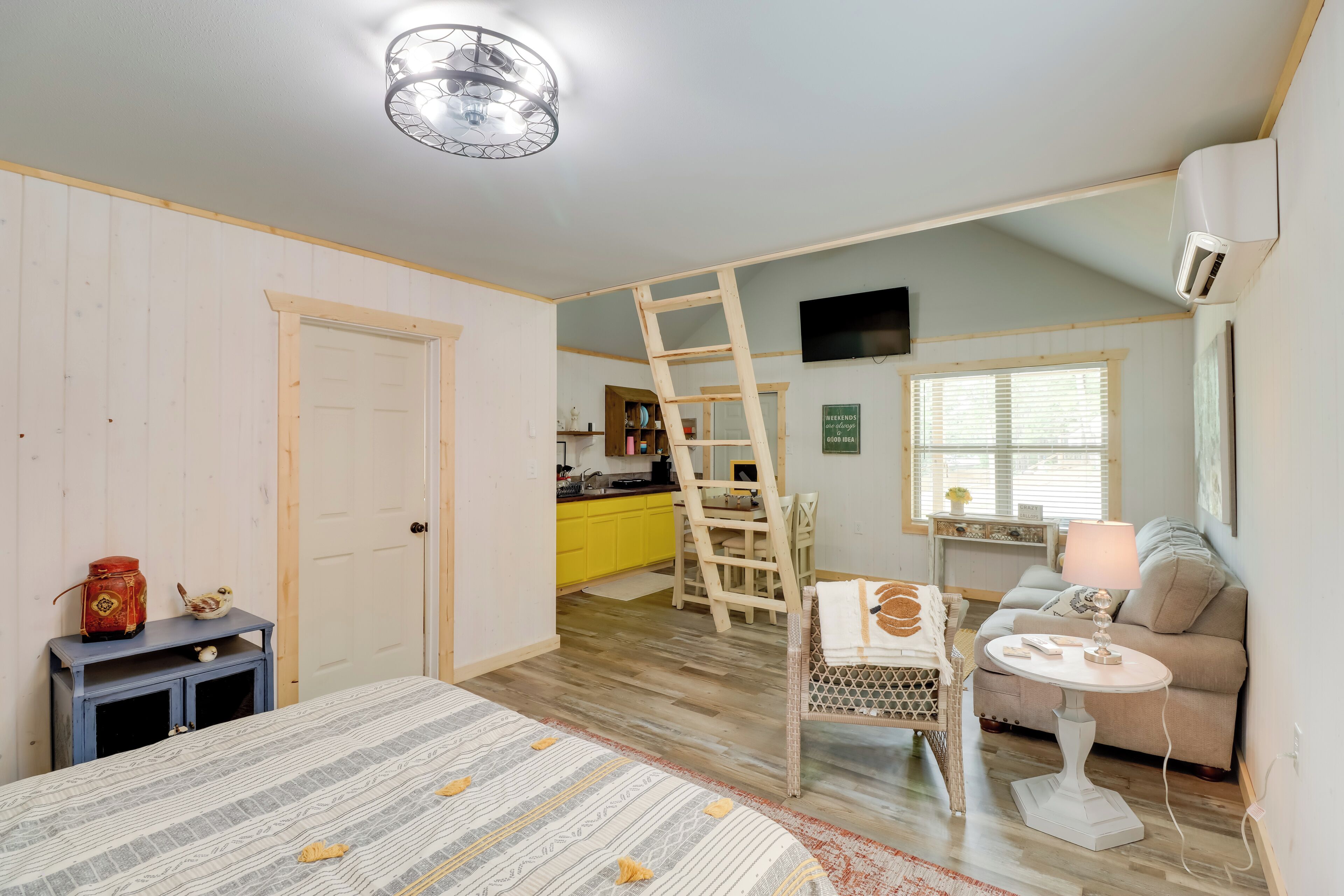 Apartment (0 Bedroom) | Interior