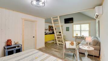 Apartment (0 Bedroom) | Interior