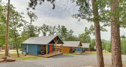 Beautiful Studio Cabin Near Greers Ferry Lake!
