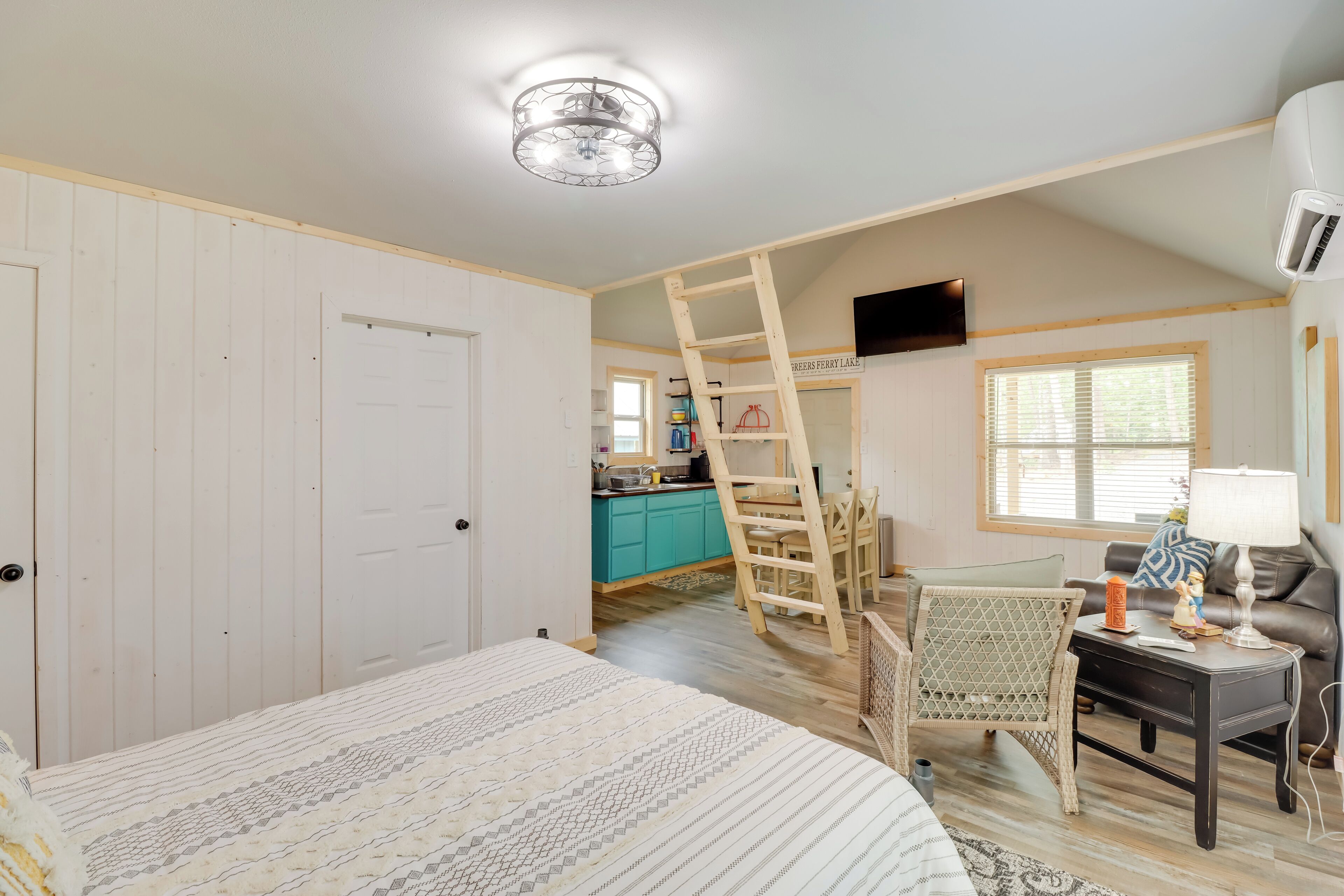 Apartment (0 Bedroom) | Interior