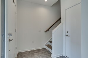 單棟房屋 (3 Bedrooms) | 內部