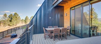 Angel Fire Home w/ Hot Tub < 1 Mi to Ski Slopes!