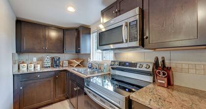Cozy Tacoma Getaway w/ Grill & Hot Tub!