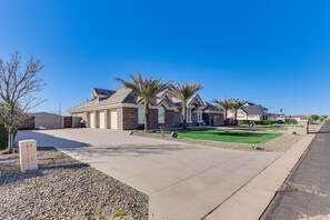 Property grounds - Spacious Queen Creek Home w/ Hot Tub & Pool! (Queen Creek)
