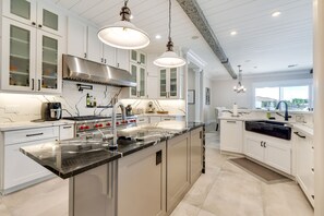 House (4 Bedrooms) | Private kitchen