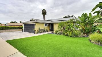 ํ์ฐ์ค (3 Bedrooms) | ๋ด๋ถ