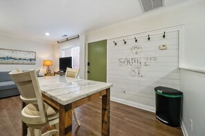 Apartment (0 Bedroom) | Interior - Downtown Wilmington Studio in Historic District! (Wilmington)