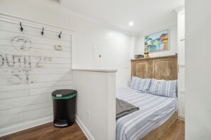 Apartment (0 Bedroom) | Interior