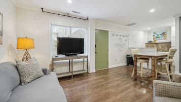 Apartment (0 Bedroom) | Interior