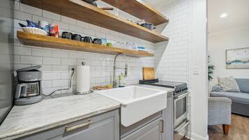 Apartment (0 Bedroom) | Interior