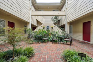 Apartment (0 Bedroom) | Interior