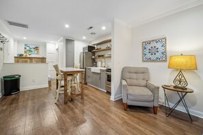 Apartment (0 Bedroom) | Interior