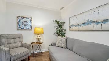 Apartment (0 Bedroom) | Interior