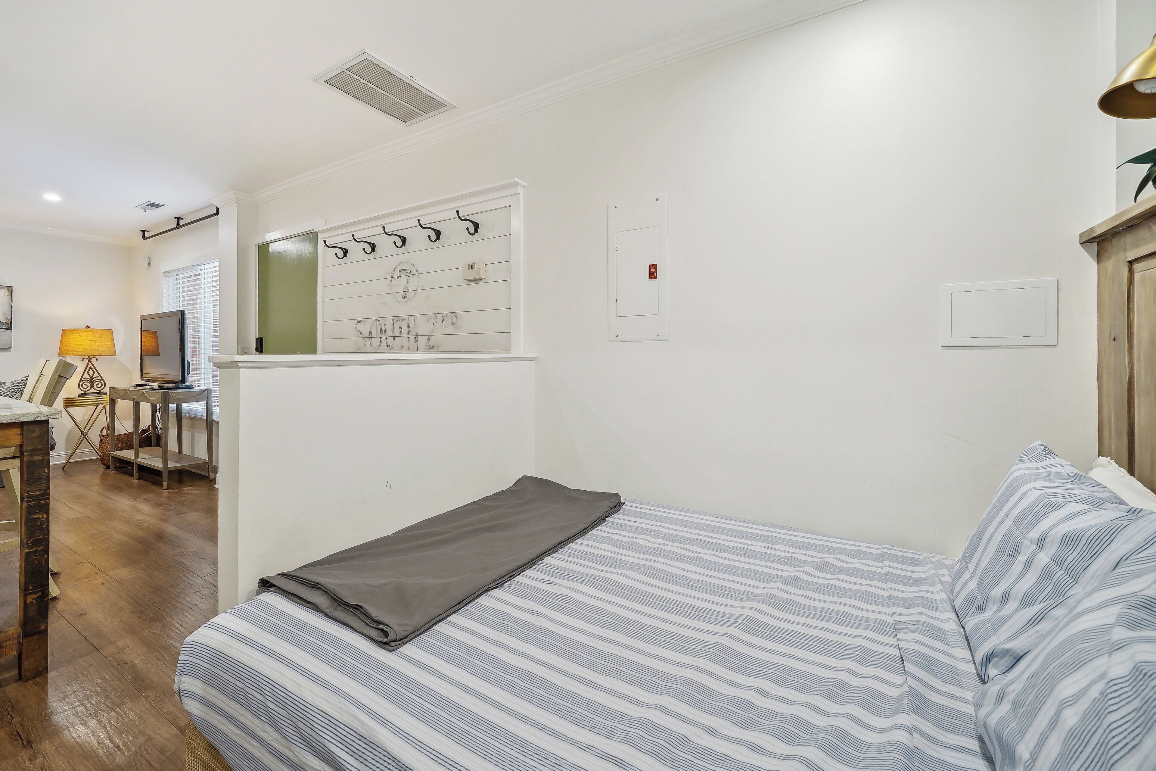 Apartment (0 Bedroom) | Interior