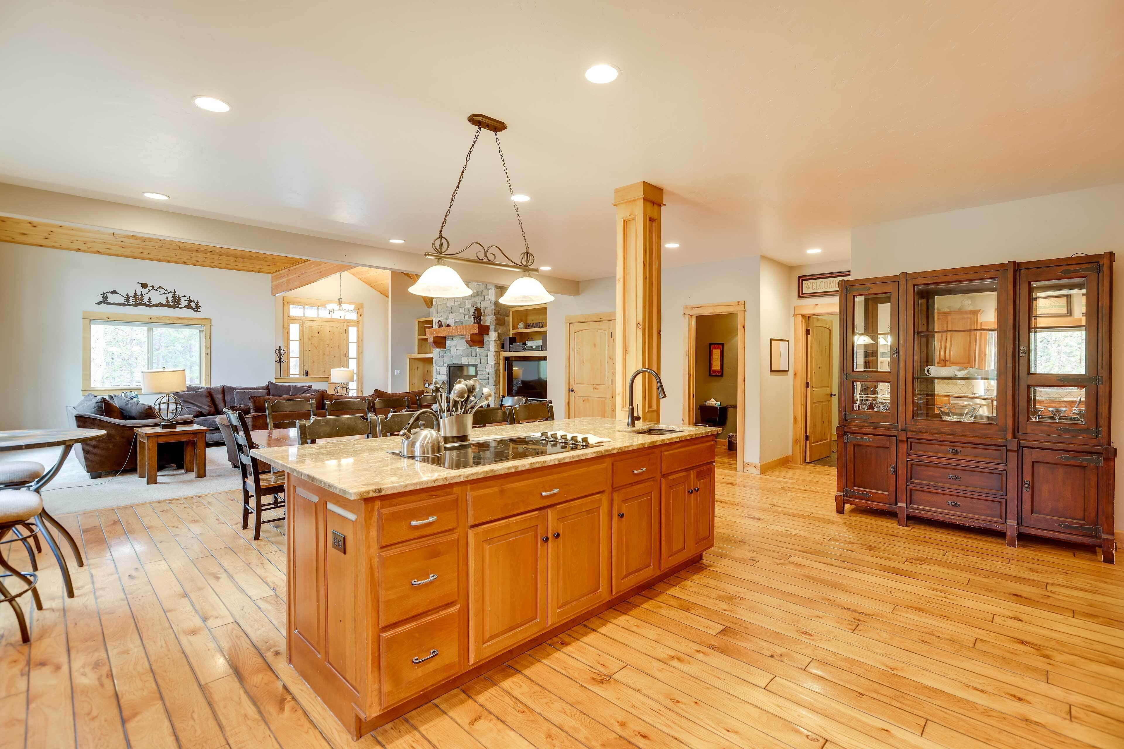 House (5 Bedrooms) | Interior