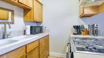 Apartment (1 Bedroom) | Interior