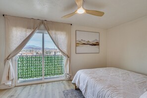 Apartment (1 Bedroom) | Interior