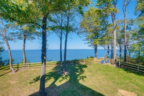 House (4 Bedrooms) | Interior - Idyllic Montross Vacation Rental Home w/ Views (Montross)