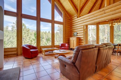 Jemez Springs Sanctuary: Mountain Views, Secluded