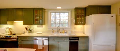 House (5 Bedrooms) | Interior