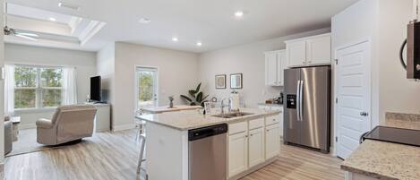 المنشأة من الداخل