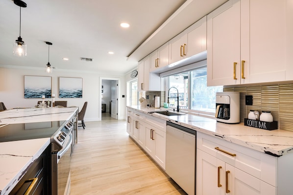 House (3 Bedrooms) | Interior - Waterfront Fort Myers Home: Private Pool & Dock (Fort Myers)