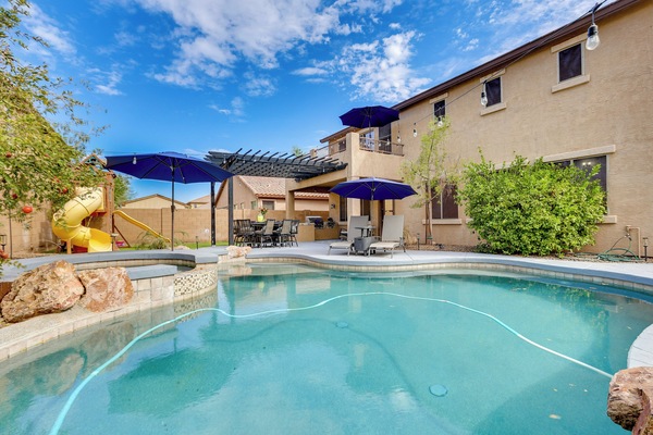 House (5 Bedrooms) | Interior