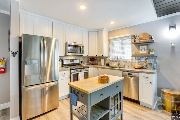 House (2 Bedrooms) | Private kitchen