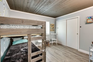 House (2 Bedrooms)