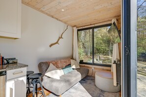 TV, fireplace - Secluded Bryson City Tiny Cabin Near River Access! (Bryson City)