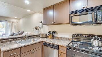 Apartment (0 Bedroom) | Interior