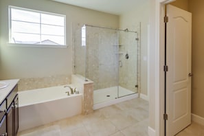 House (3 Bedrooms) | Bathroom - Reno Home ~ 7 Mi to Reno-sparks Convention Center! (Reno)