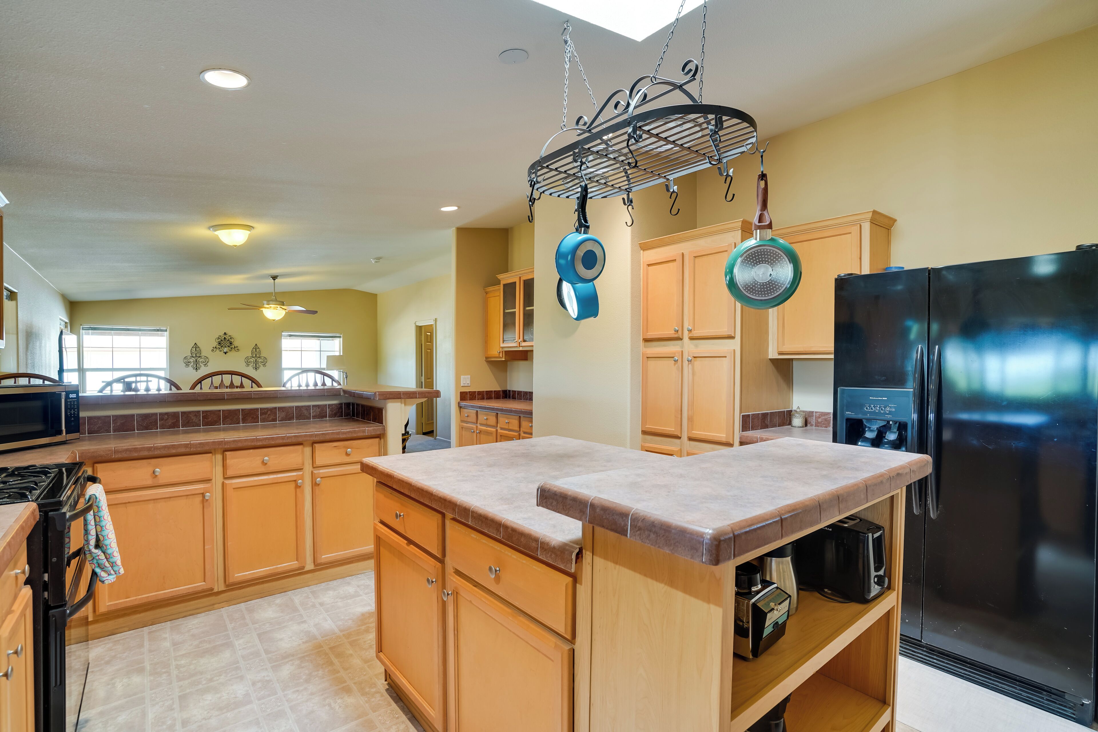 المنشأة من الداخل