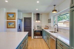 House (4 Bedrooms) | Interior