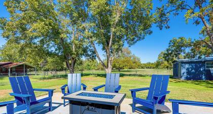 Chic Johnson City Home w/ Yard & Fire Pit!
