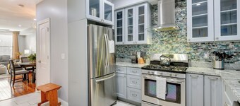 Trendy Baltimore Townhome: 2 Mi to Downtown!