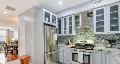 Trendy Baltimore Townhome: 2 Mi to Downtown!