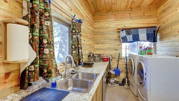 House (1 Bedroom) | Interior