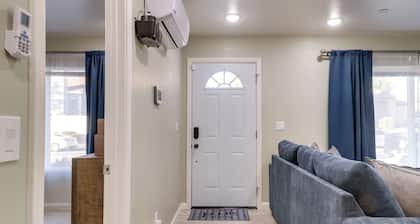 Fast Wifi & Free Parking: Cozy Fontana Apartment