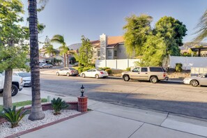 Apartment (1 Bedroom) | Interior - Fast Wifi & Free Parking: Cozy Fontana Apartment (Fontana)