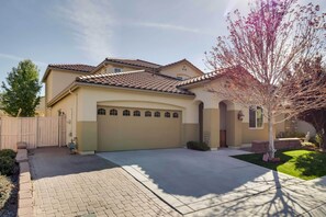 Exterior - Desirable Reno Apartment: 15 Mi to Ski Slopes! (Reno)