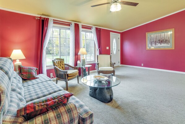 House (5 Bedrooms) | Interior - Spacious De Tour Village Home Near Lake Huron! (De Tour Village)