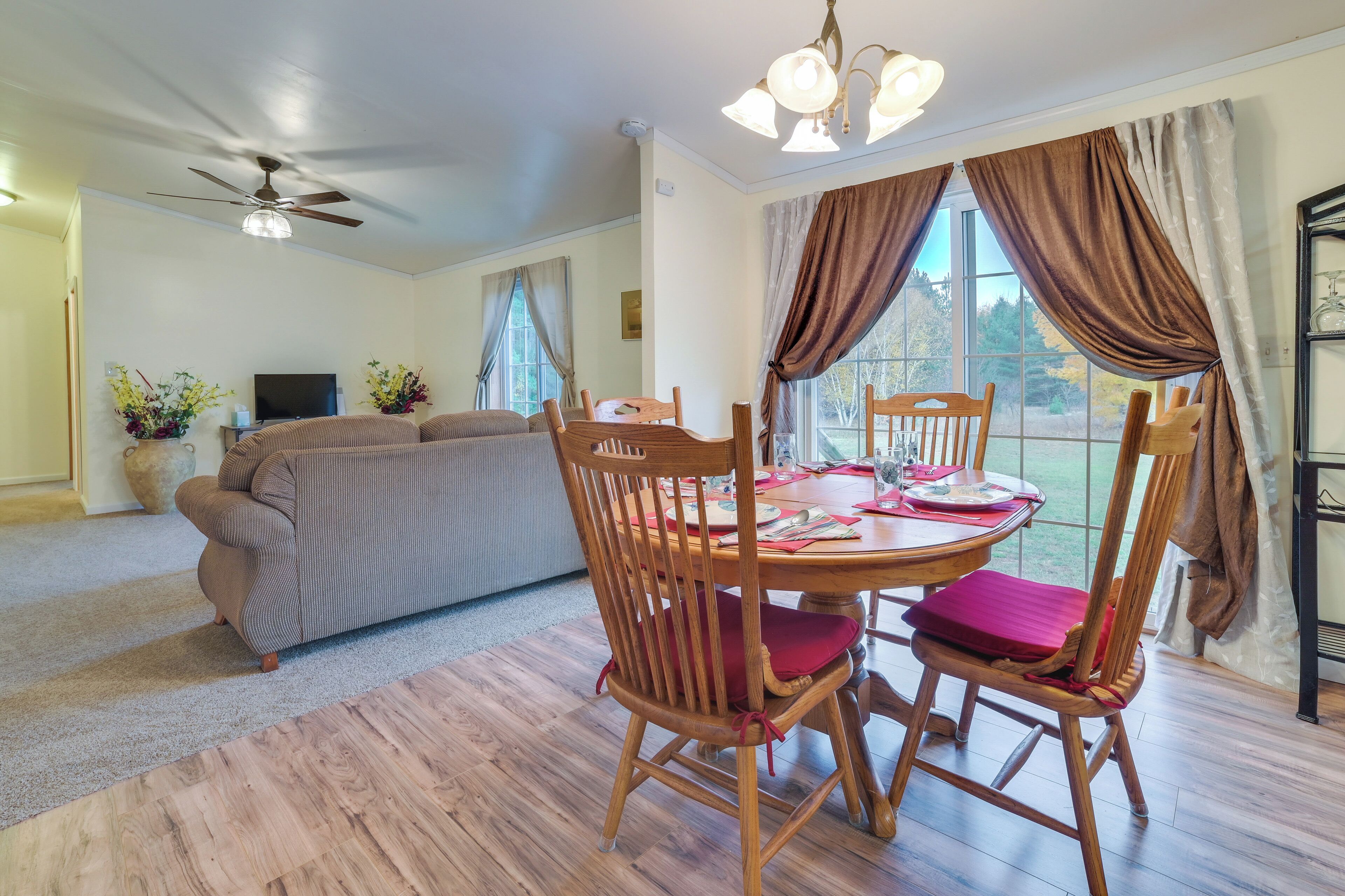 House (5 Bedrooms) | Interior