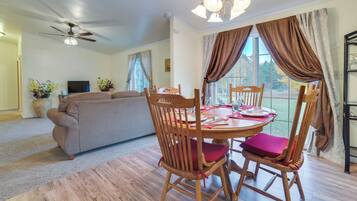 House (5 Bedrooms) | Interior