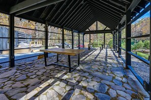 Outdoor dining - Bryson City Tiny Cabin: Hot Tub, Near River Access (Bryson City)